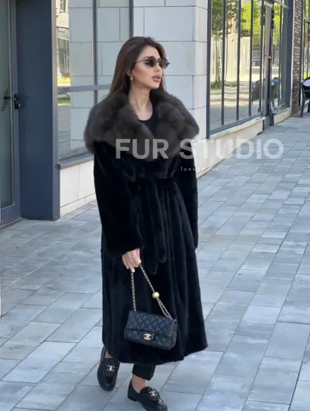 Норковая шуба с капюшоном из куницы -  BlackGlama - фото 0