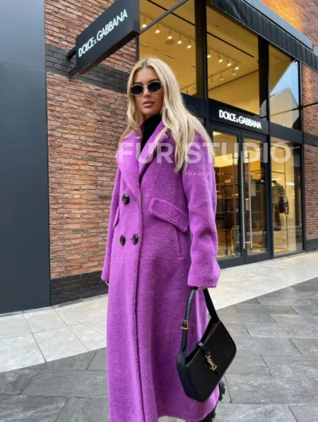 Стильное шерстяное пальто в ярком цвете - фото 2