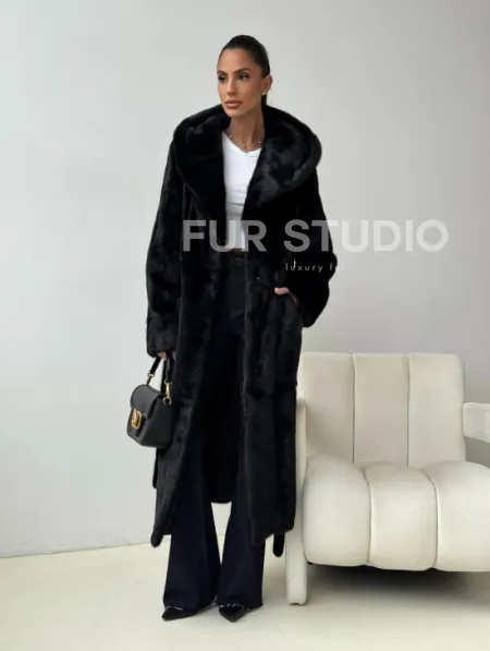 Черная норковая шуба с капюшоном - фото 8