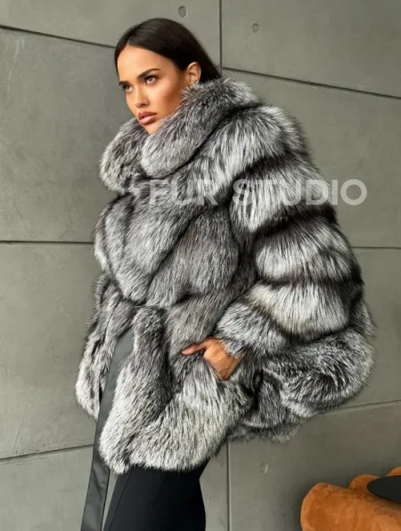 Шуба из чернобурой лисы 