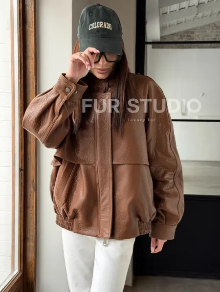 Стильная кожаная куртка - фото 8