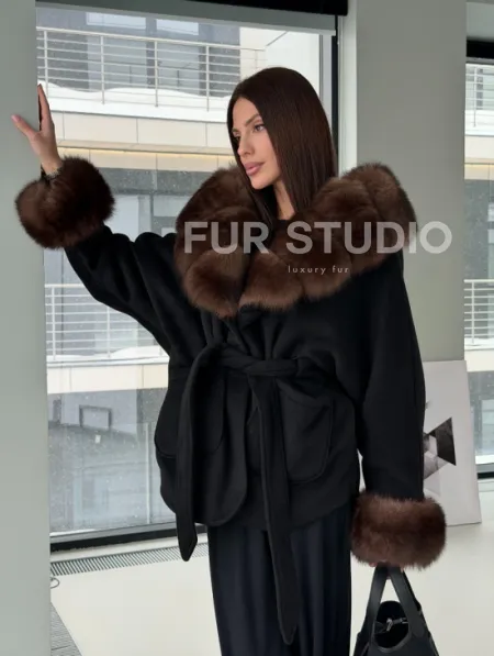 Пальто с капюшоном из финского песца - фото 15