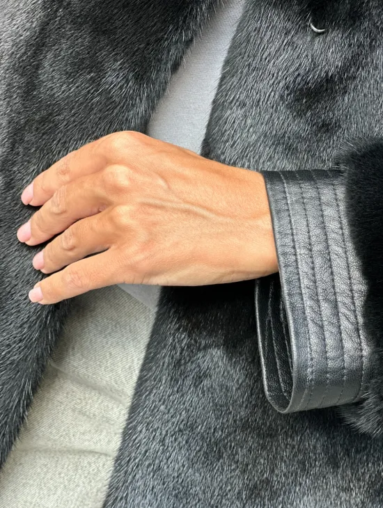 Шуба - жакет из меха норки с отделкой из кожи - фото 1