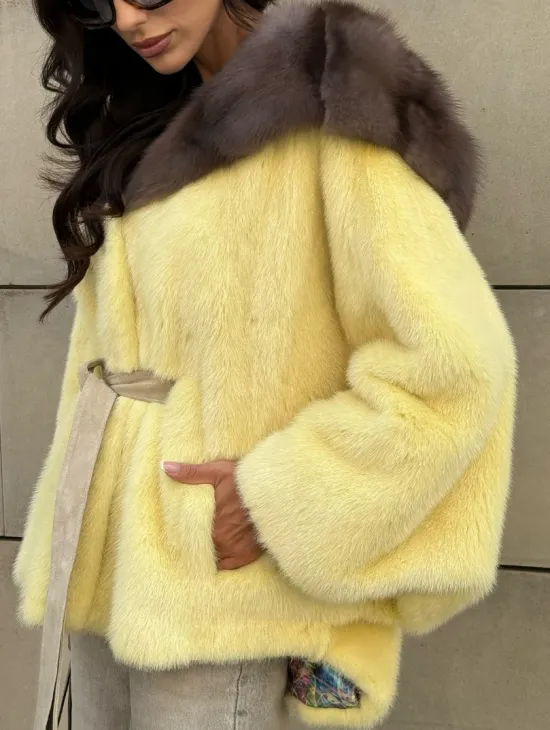 Женское норковое пончо с капюшоном из меха куницы - фото 2