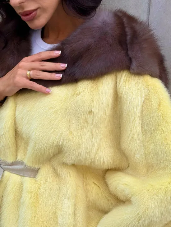 Женское норковое пончо с капюшоном из меха куницы - фото 1