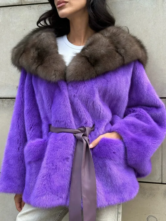 Шуба из норки Violet с капюшоном из меха куницы - фото 4