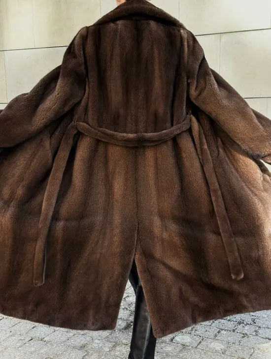 Норковая шуба цельный мех английский воротник KOPENHAGEN FUR - фото 4