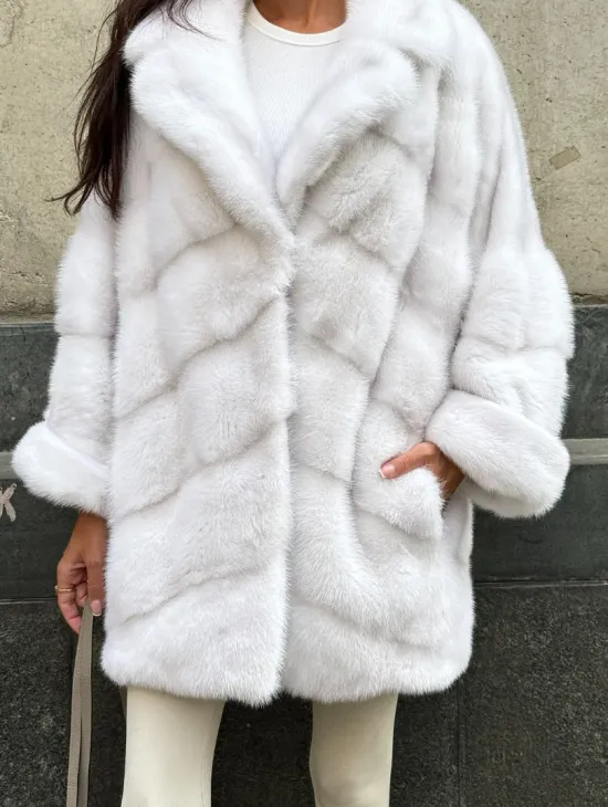 Светлый полушубок из натурального меха норки, английский воротник - фото 2