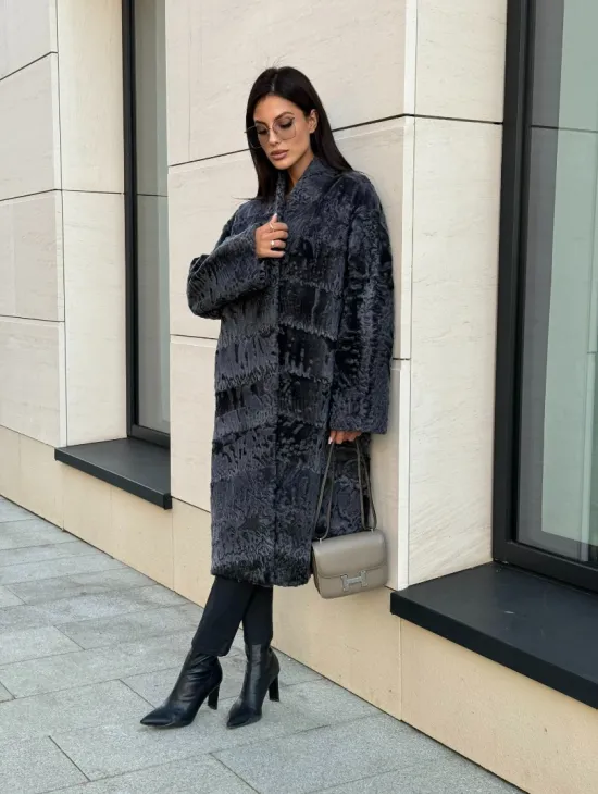 Меховое пальто из каракуля Graphite V-образный воротник - фото 6