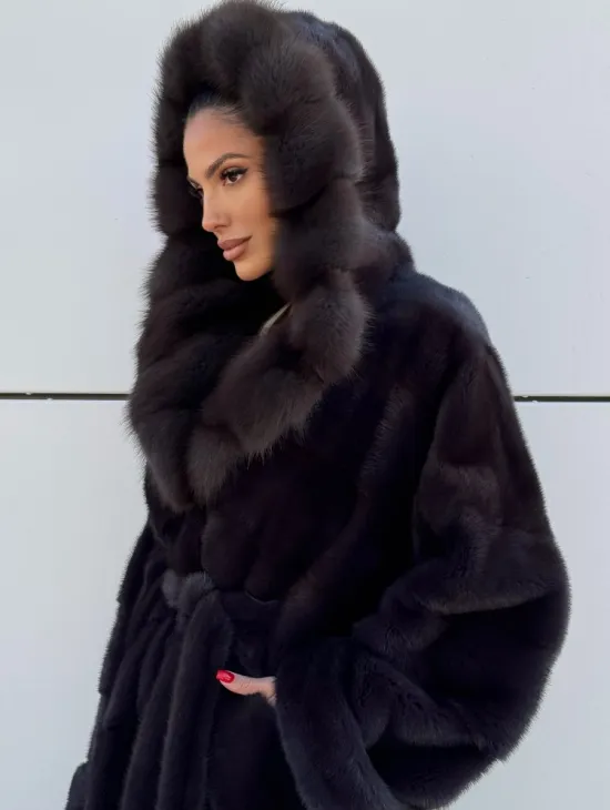 Шуба норковая с капюшоном из меха куница - цвет уголь - фото 6