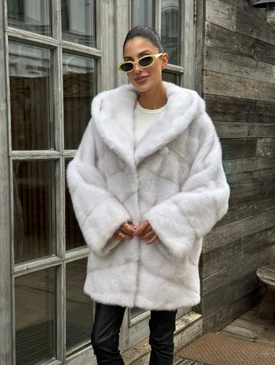 Светлый полушубок автоледи из меха норки с капюшоном - фото 9