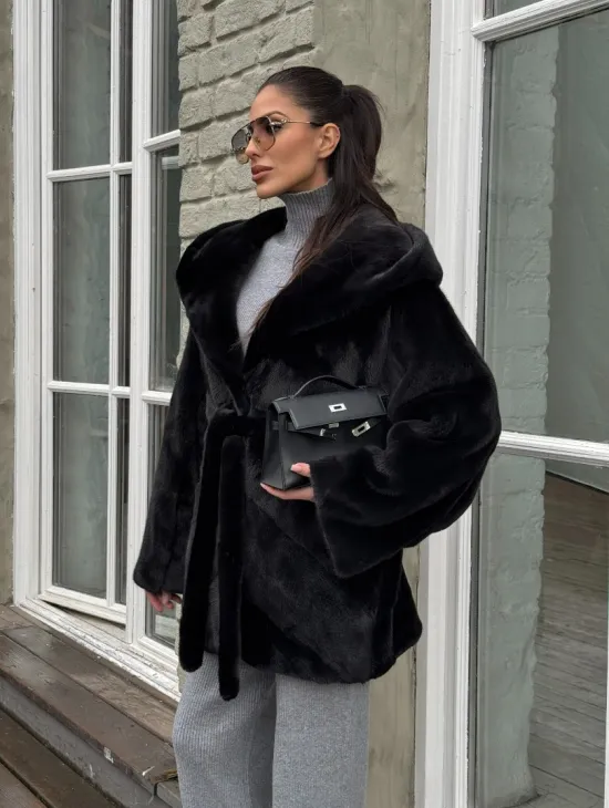 Шуба из канадской норки с капюшоном кобра, фасон летучая мышь - фото 6