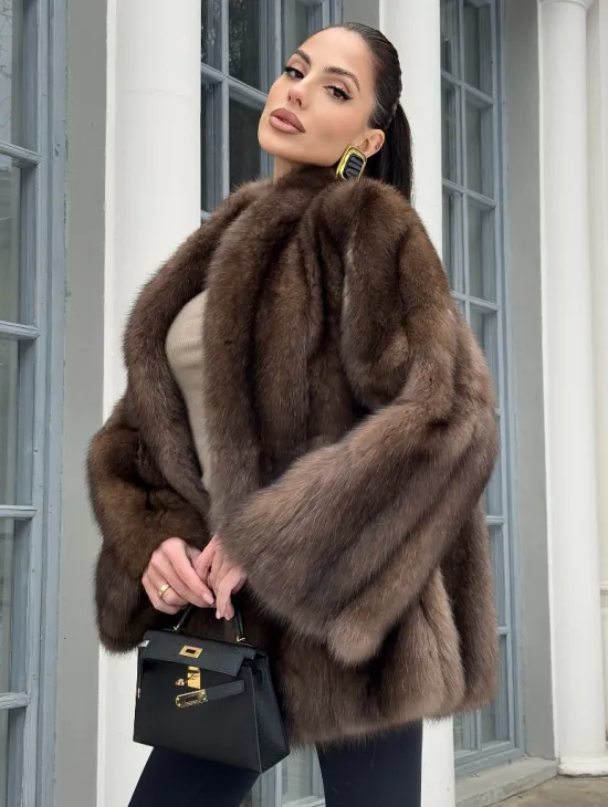 Полушубок из баргузинского соболя с V-образным воротником седина 2/3 - фото 1