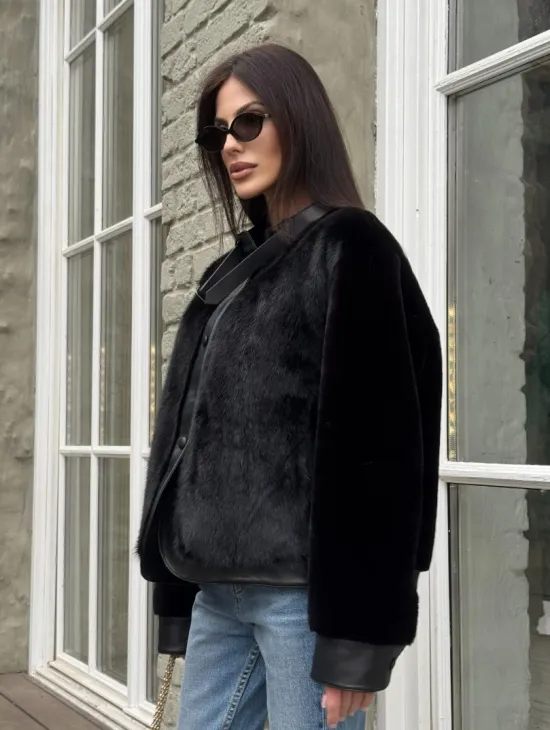 Куртка из мутона с мехом норки - черная - фото 1