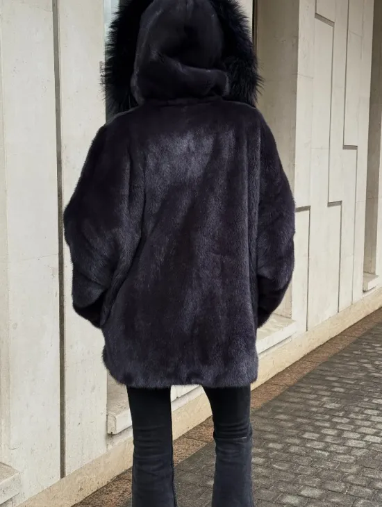 Полушубок норковый автоледи с отделкой из чернобурки на капюшоне - фото 3