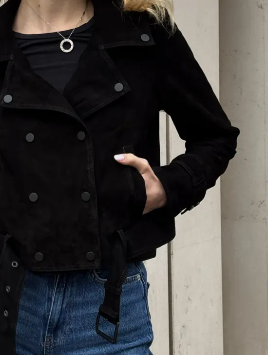 Черная короткая курточка из натуральной замши - фото 1