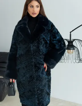 Шуба из каракульчи с английским воротником норки - цвет темно-синий - фото 0