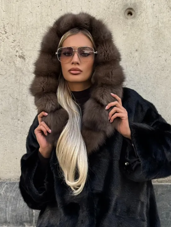 Черный норковый полушубок с капюшоном куница - фото 3