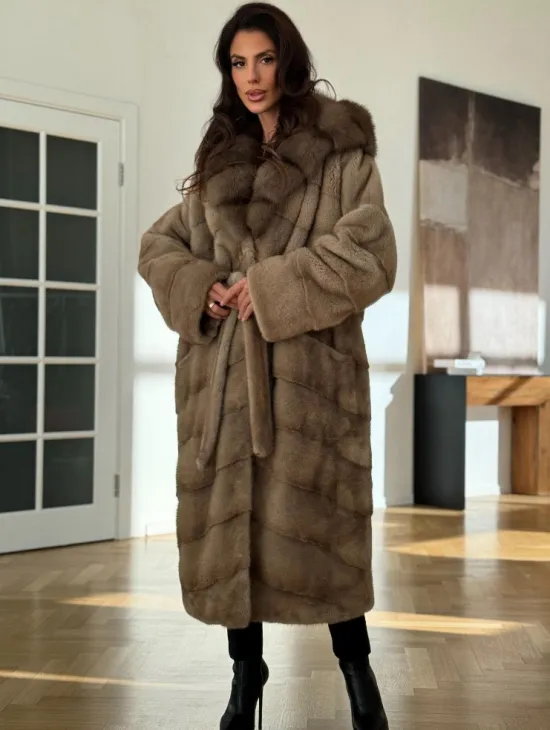 Бежевая норковая шуба с капюшоном куница - фото 6