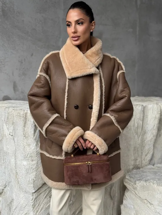 Коричневая женская дубленка - фото 0