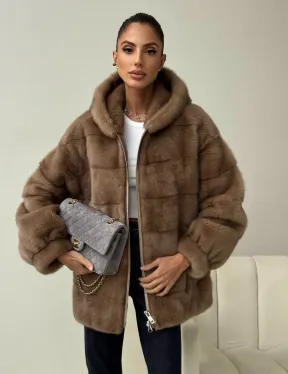 Бежевая норковая куртка с капюшоном - фото 0