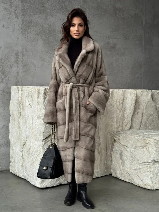 Удлинённая норковая шуба с поясом - фото 7