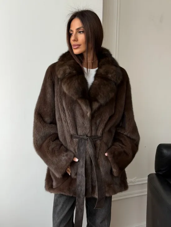 Полушубок норковый летучая мышь с воротником куницы - фото 10