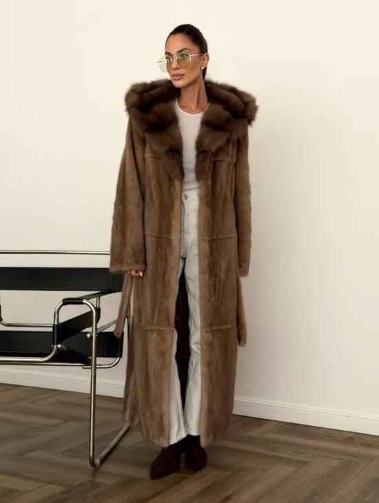 Длинная норковая шуба с капюшоном куница - фото 5