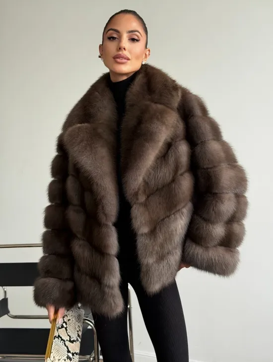 Шуба из куницы с английским воротником - фото 4
