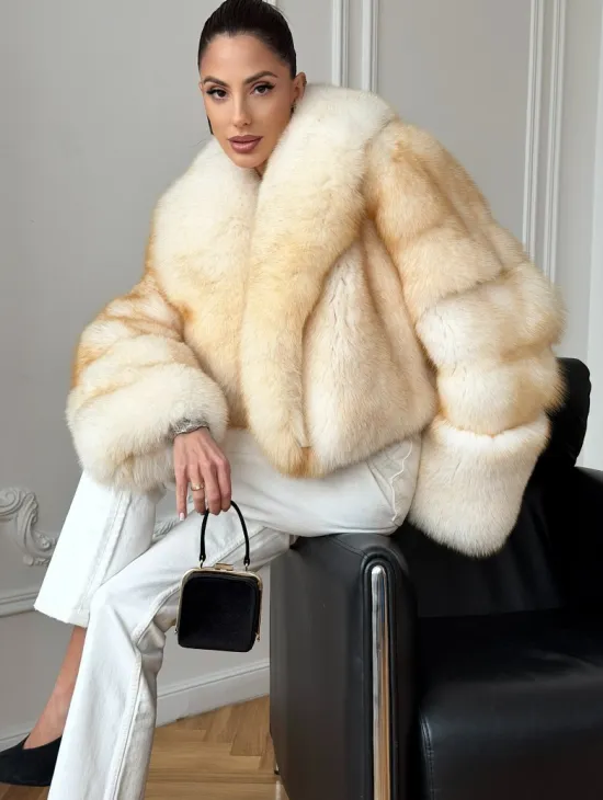 Шуба короткая из меха финского песца - фото 5