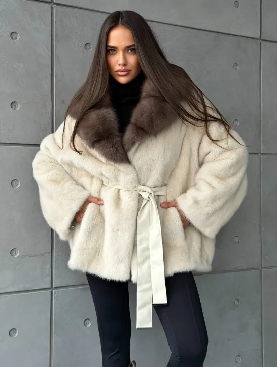 Светлая норковая шуба oversize - воротник куница - фото 8