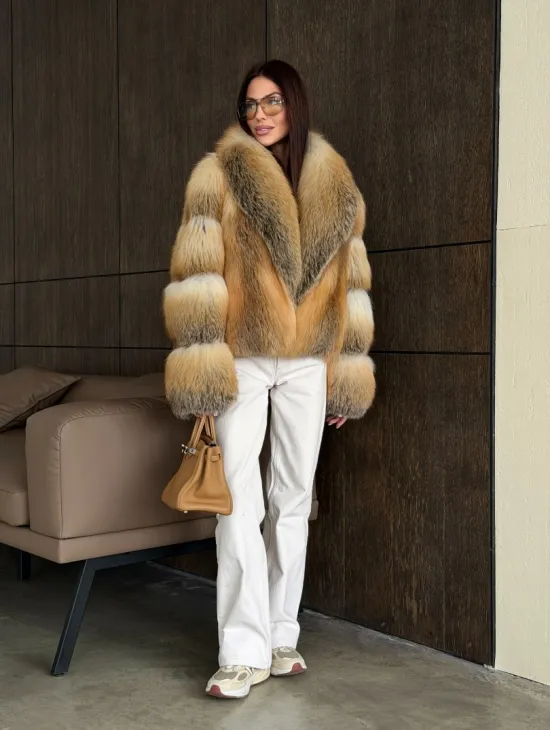 Полушубок-кроп с шалевым воротником из лисы - фото 7