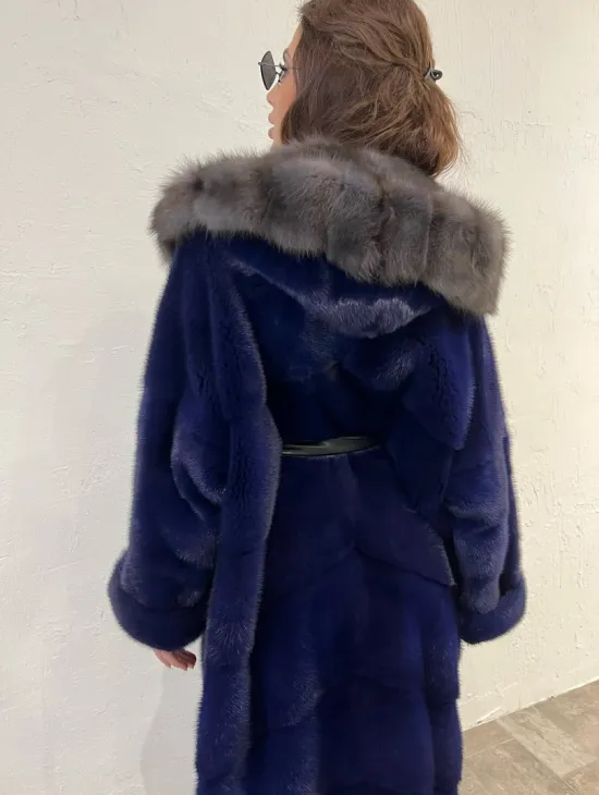 Шуба из меха норки с капюшоном куница - цвет электрик - фото 4