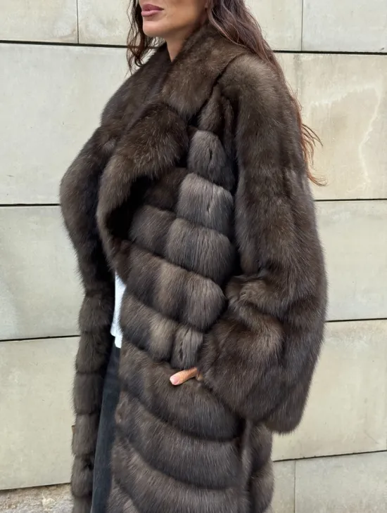 Шуба из меха баргузинского соболя - фото 1
