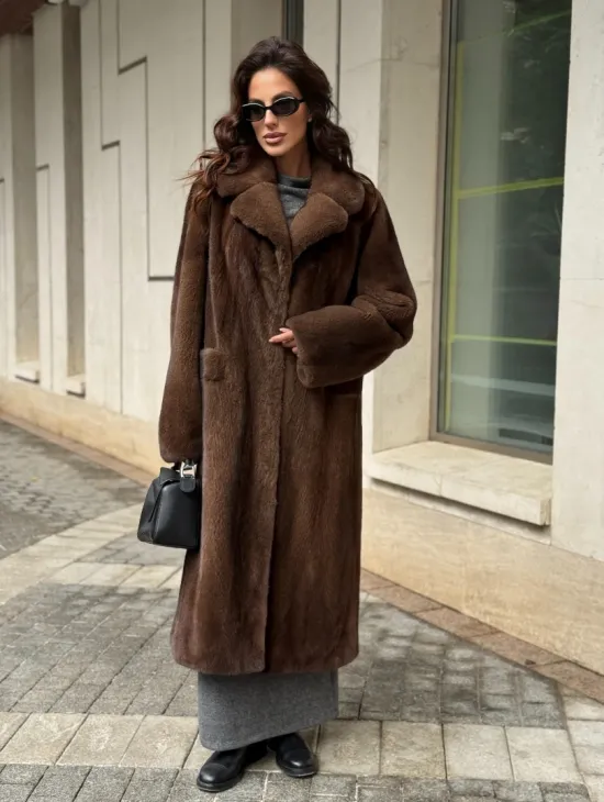 Шуба из меха норки в натуральном цвете под соболь - фото 6