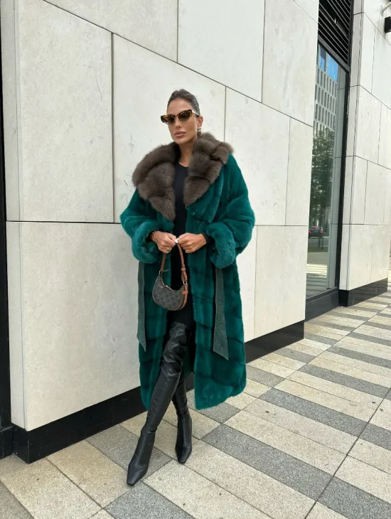 Шуба норковая с капюшоном из меха куницы - цвет морской изумруд - фото 6