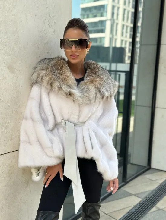 Белое норковое манто с капюшоном из меха рыси - фото 4
